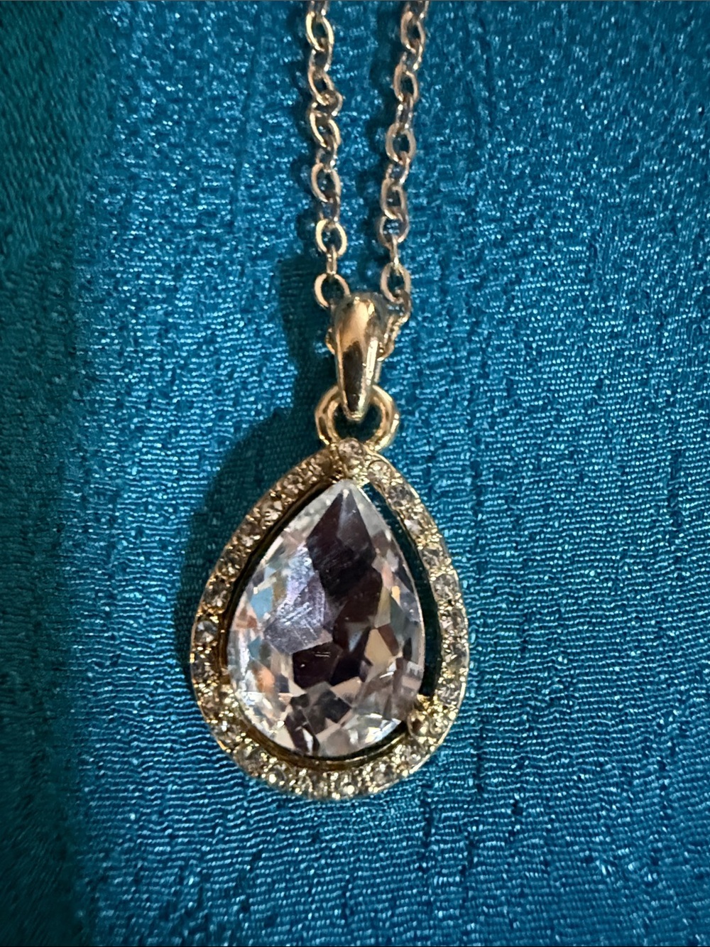 Gold Teardrop Crystal Pendant Necklace - Clear